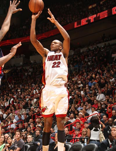 而新疆队则 而新疆队则